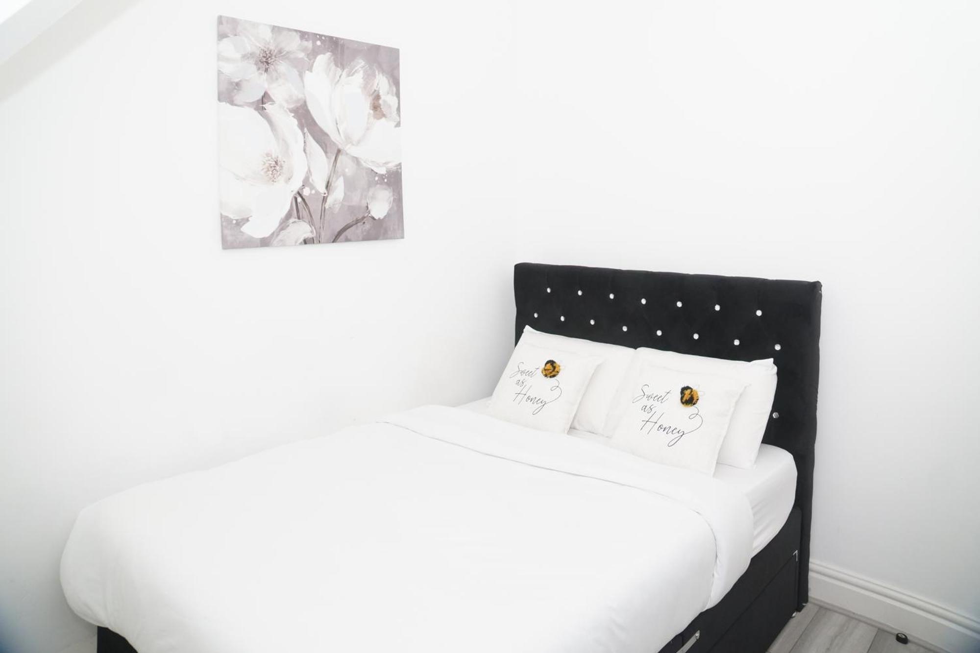 Affordably Elegant Apartments Close To Coop Live, Etihad Stadium And Manchester City Centre Exterior foto